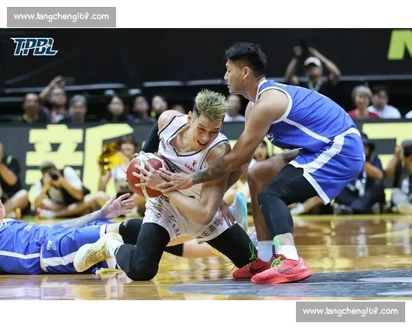 以林书豪vs为焦点解读中美篮球对抗与个人命运碰撞和时代浪潮下