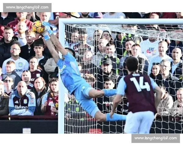 曼联对阵红牛焦点之战强强碰撞欧战舞台谁主沉浮豪门新势力正面交锋